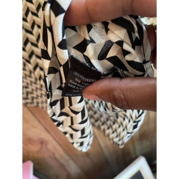 Women's Pleione Chevron Style  Top - Picture 4 of 4